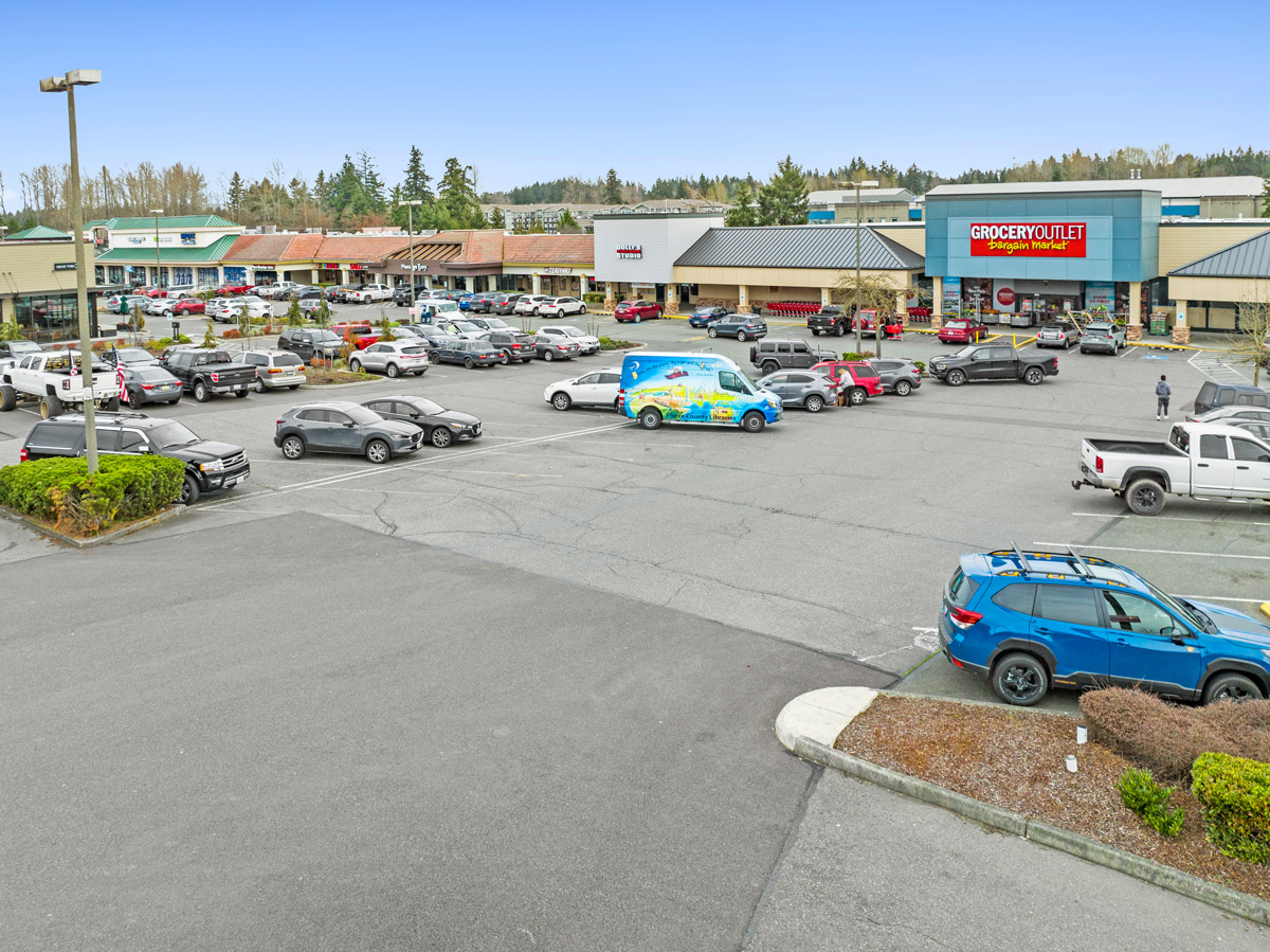 Grocery Outlet storefront