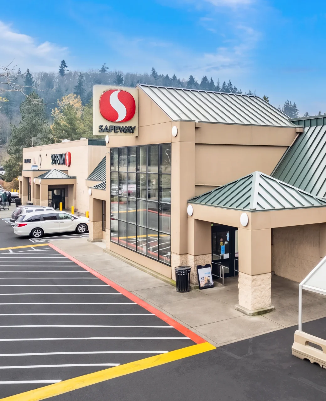 Photo of Safeway grocery store